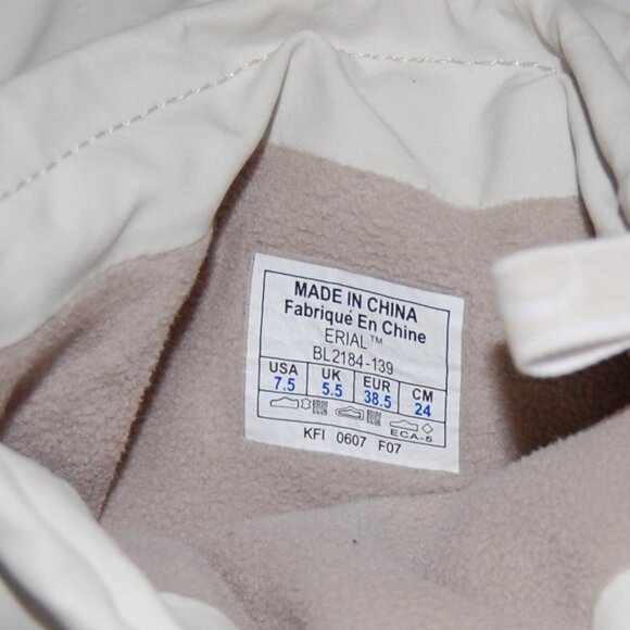 NWOB Columbia Erial Snow Boots, Women Size US 7.5 - Picture 2 of 13